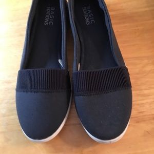 Basic Editions canvas loafers